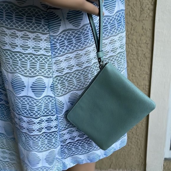 Coach Corner Zip Wristlet NWT - Picture 11 of 15